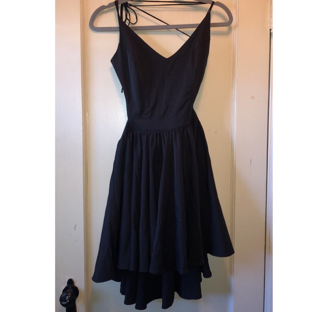 ✨✨LITTLE BLACK DRESS (Large) - Picture 2 of 4